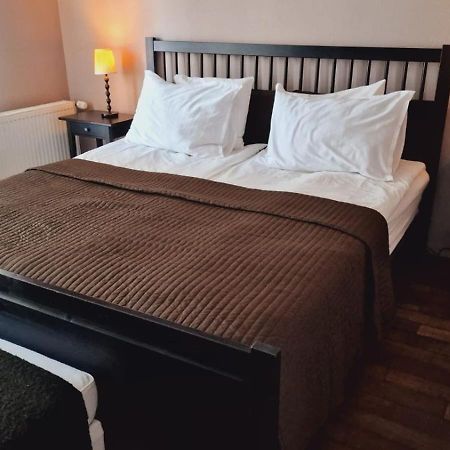 Villa Westfalia Guest House เตอร์กู เซกูเยสก์ ภายนอก รูปภาพ