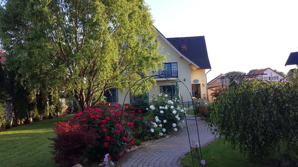 Villa Westfalia Guest House เตอร์กู เซกูเยสก์ ภายนอก รูปภาพ