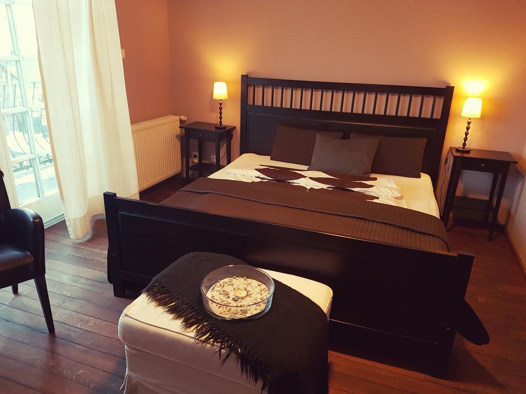 Villa Westfalia Guest House เตอร์กู เซกูเยสก์ ภายนอก รูปภาพ